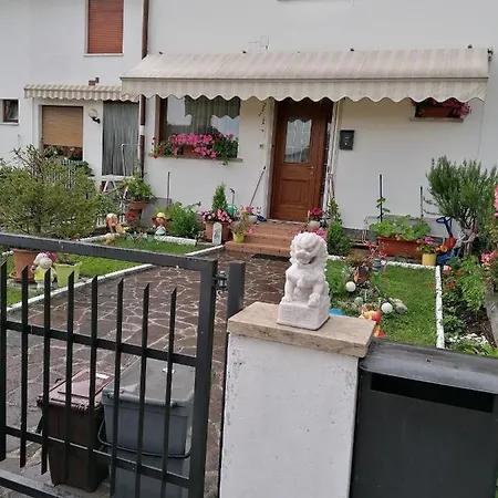 Holiday home Leoni *